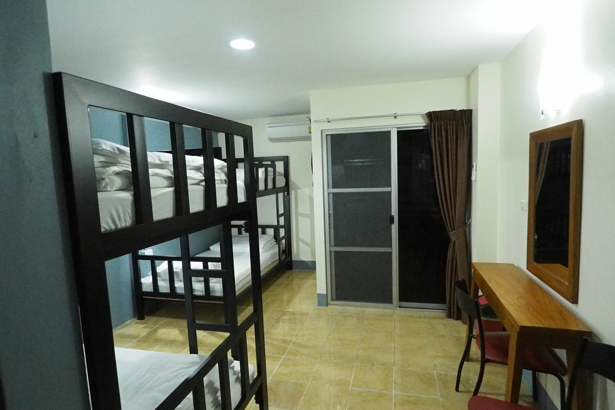 צ'יאנג מאי Just Sleep @Box Hostel מראה חיצוני תמונה